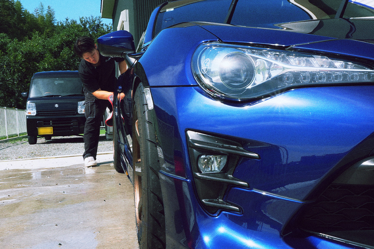 ヘッドライト・樹脂パーツ・内装などの細部も綺麗に